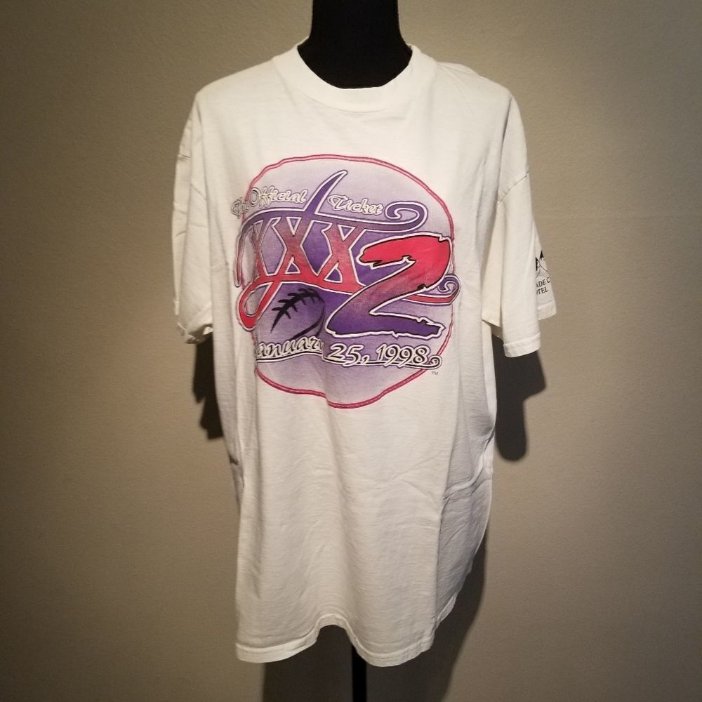 VINTAGE T SHIRT SUPERBOWL XXXII  THE OFFICIAL TICKET WORLD TRADE CENTER HOTEL XL